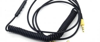 Проверка кабеля устройства для решения проблем с шумом в наушниках